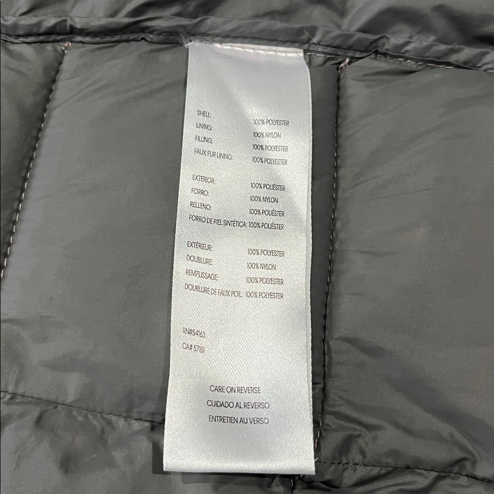 Calvin Klein Women's Puffer Jacket Size Medium Great Pre-Owned Condition - Picture 5 of 6